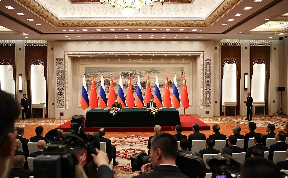 Prezident Vladimir Putin a prezident Si Ťin-pching, Peking, 20. května 2026